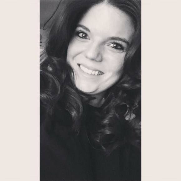 Meet your Posher, Kelly - Picture 1 of 1